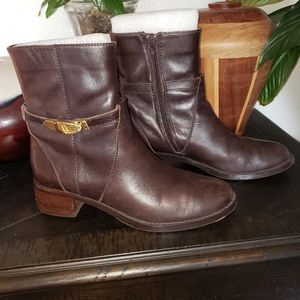 etienne aigner booties